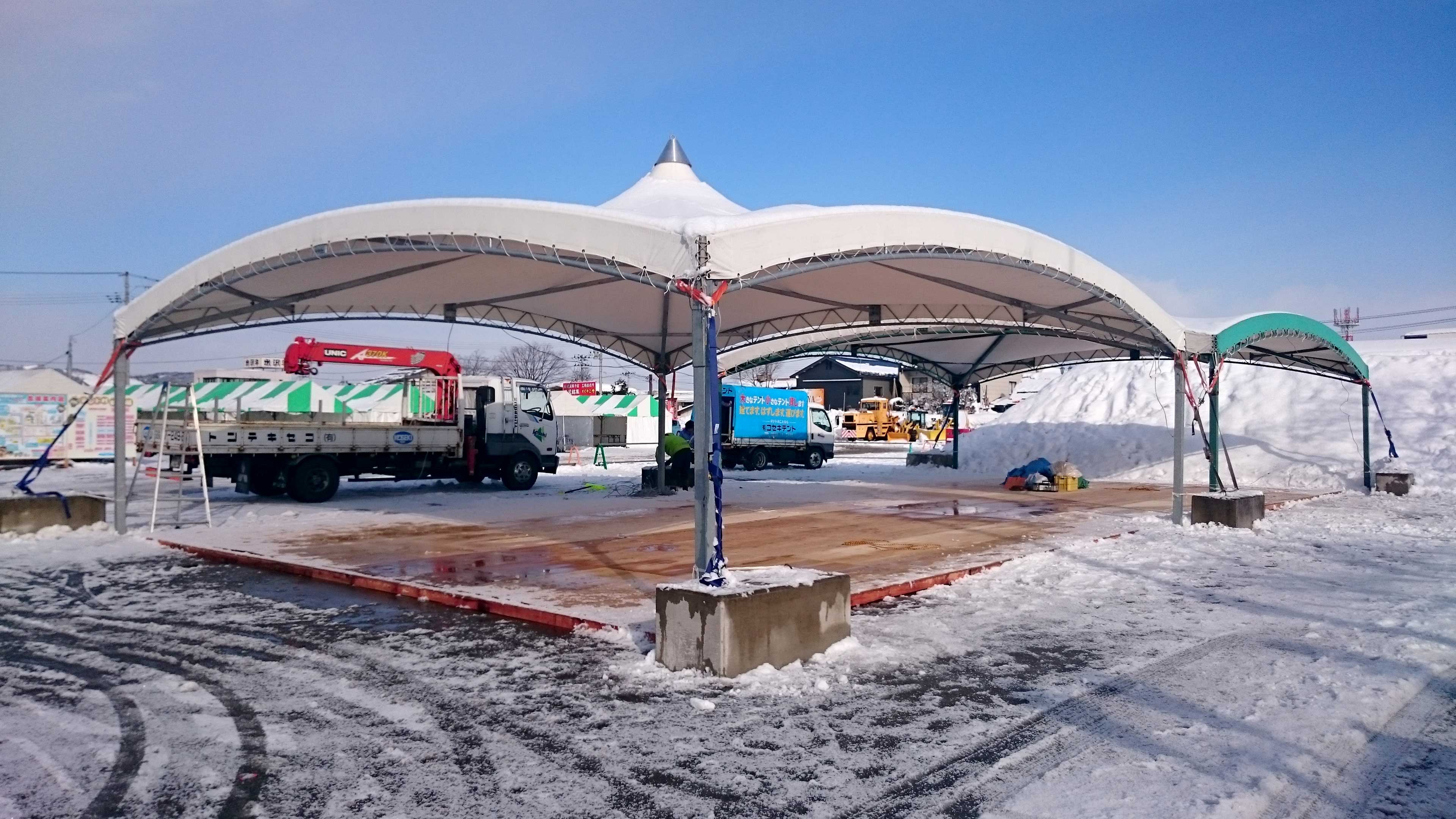 雪灯篭祭りでの貸し出しテントの画像